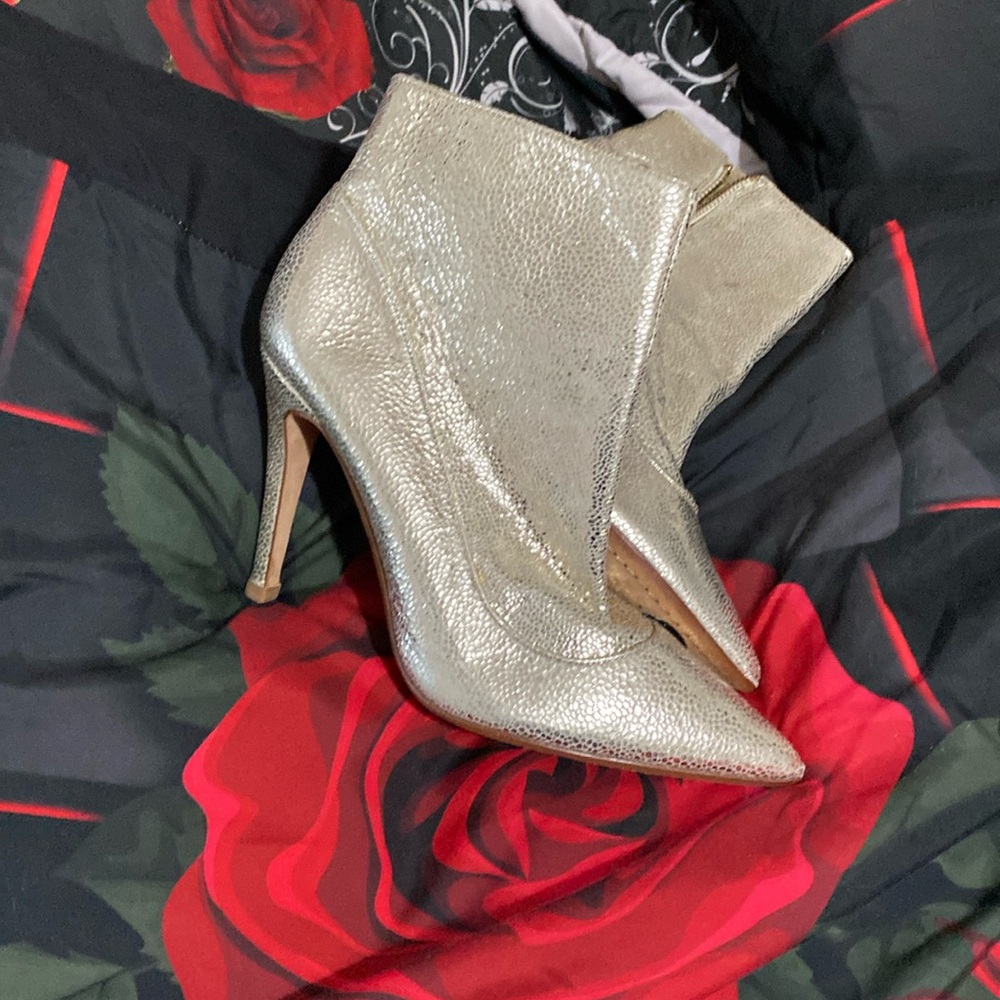 Alice Olivia 8